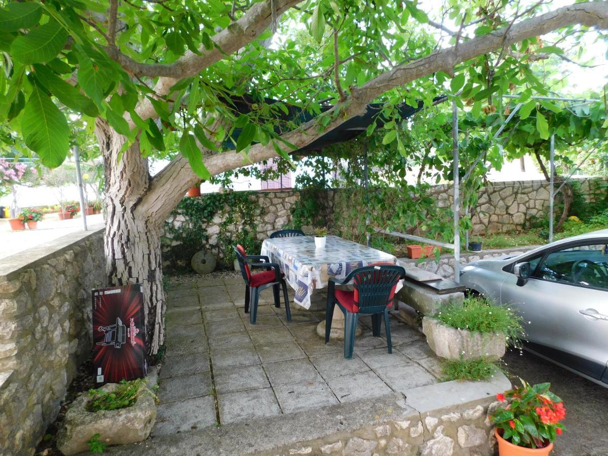 Apartments Marica Krk Town Luaran gambar