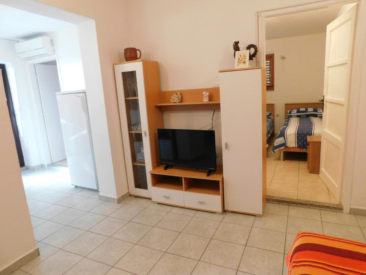 Apartments Marica Krk Town Luaran gambar