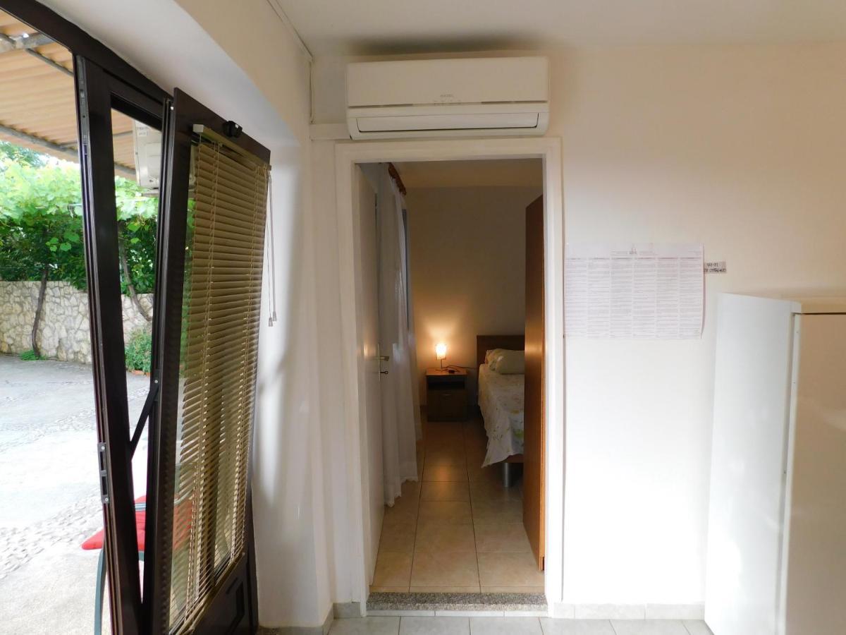 Apartments Marica Krk Town Luaran gambar