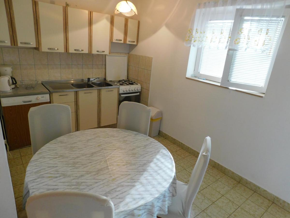 Apartments Marica Krk Town Luaran gambar