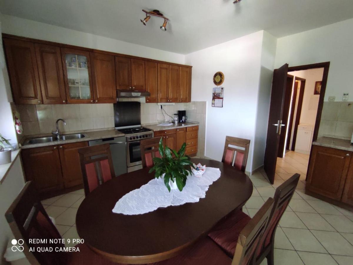 Apartments Marica Krk Town Luaran gambar