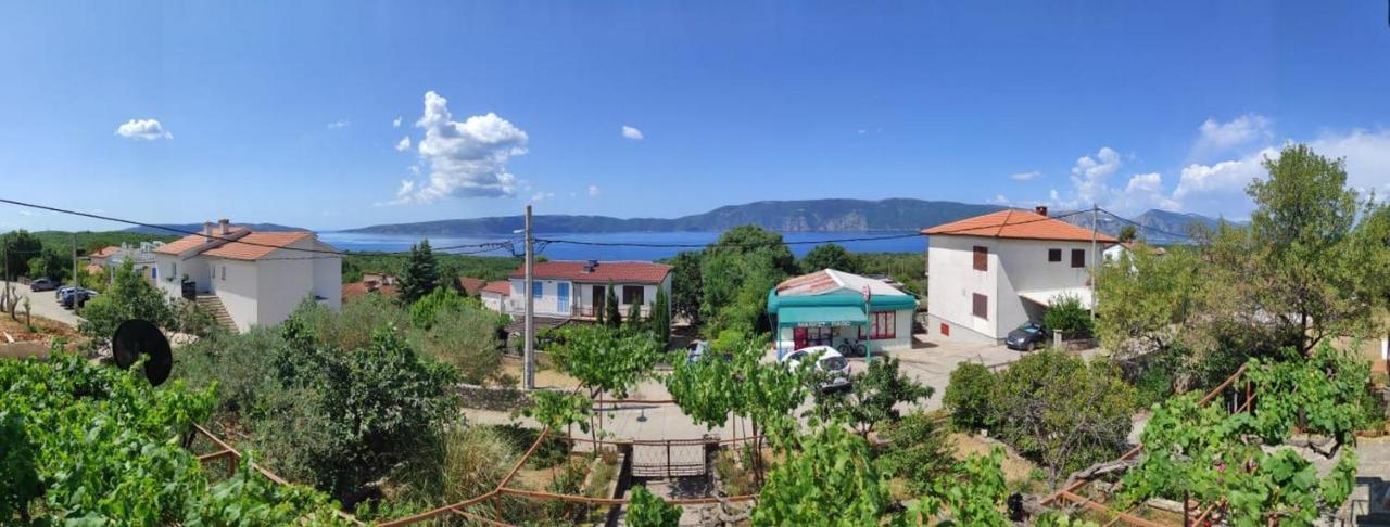 Apartments Marica Krk Town Luaran gambar