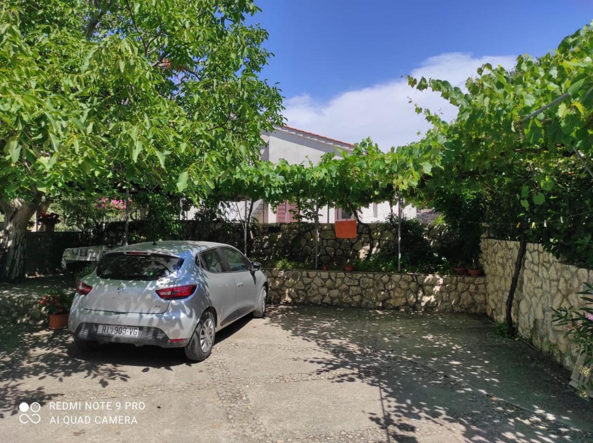 Apartments Marica Krk Town Luaran gambar